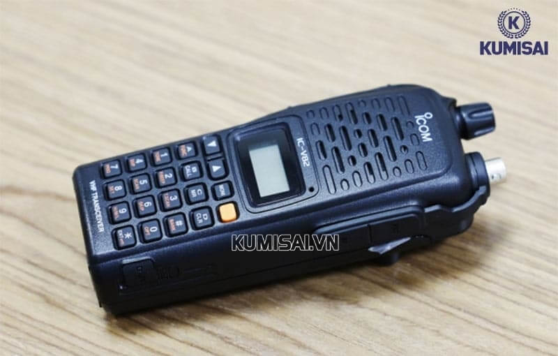 Icom IC-V82