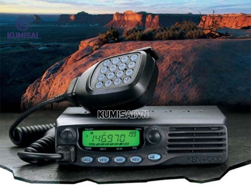 Bộ đàm trạm với phạm vi liên lạc rộng, hiệu suất cao 