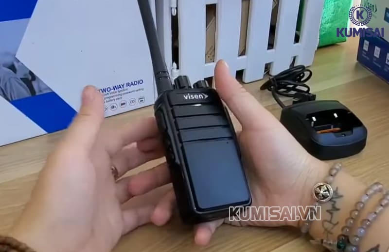 Máy bộ đàm Visen giá rẻ, nhỏ gọn Máy bộ đàm Visen giá rẻ, nhỏ gọn