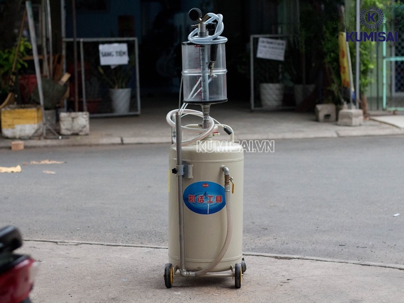 Máy hút nhớt cho xe ô tô