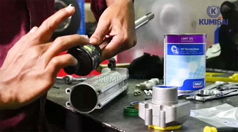 Bôi trơn xi lanh khí nén theo định kỳ 