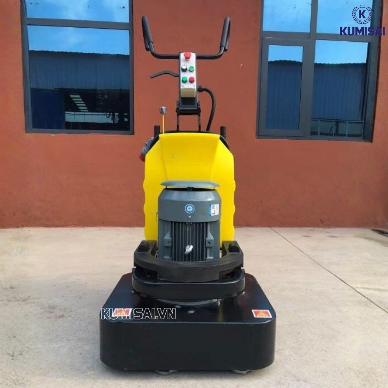 Các nút điều khiển của máy SF630 trực quan, dễ sử dụng Các nút điều khiển của máy SF630 trực quan, dễ sử dụng