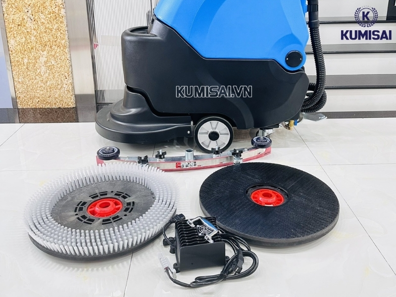Cần lựa chọn loại bàn chà phù hợp với mặt sàn