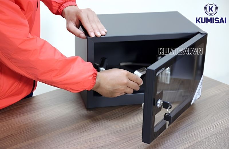 Cấu trúc tủ chắc chắn, cách sử dụng dễ dàng