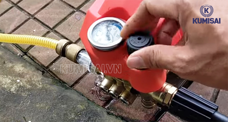 Điều chỉnh áp lực phun cho phù hợp với mục đích công việc