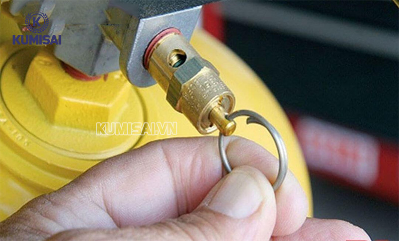 Hướng dẫn chi tiết các bước chỉnh van an toàn cho máy nén khí