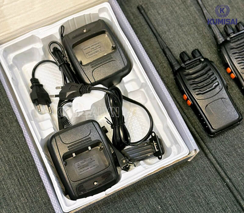 Chọn sạc tương thích với máy bộ đàm