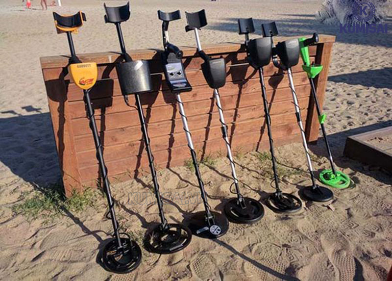 Chuẩn bị máy dò kim loại lòng đất