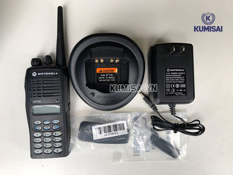 Combo bộ đàm & sạc Motorola GP-338