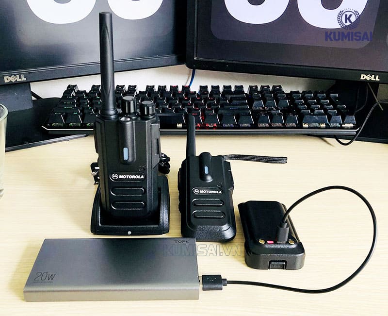 Máy bộ đàm Motorola CP 550 trang bị cổng sạc Type-C tiện lợi