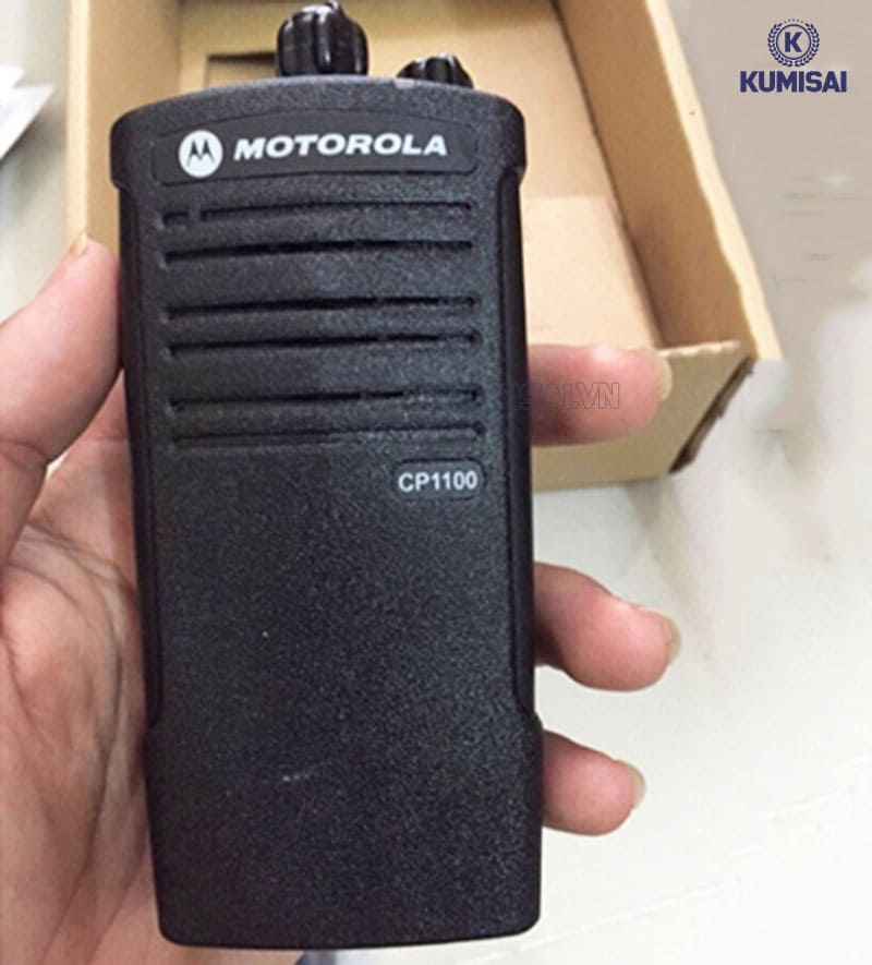 Bộ đàm Motorola CP1100 hoạt động với công suất âm thanh lớn 
