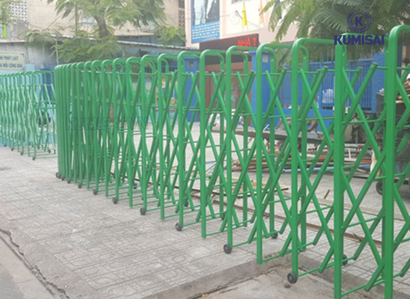 Cổng xếp kéo tay chữ U ngược có vát góc vuông 