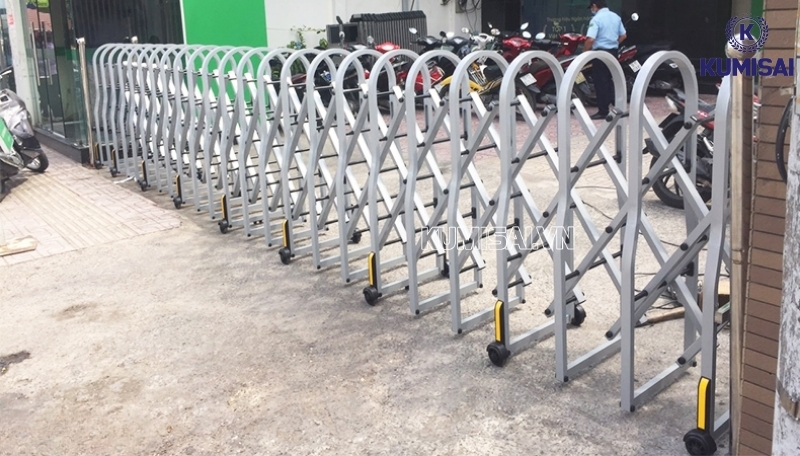 Cổng xếp kéo tay có tính thẩm mỹ cao