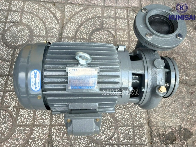 Đầu bơm làm từ chất liệu gang đúc, rất bền bỉ