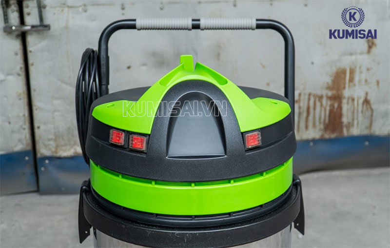 Hút bụi siêu mạnh, 3 công tắc tương ứng 3 motor trên đầu máy