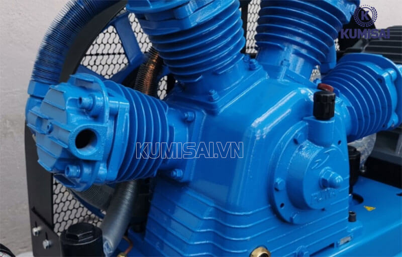 Máy có 4 đầu nén khí 