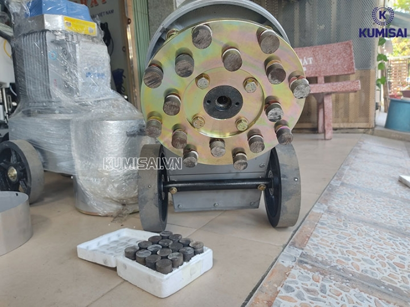 Đĩa mài bê tông có vai trò quan trọng đối với máy mài sàn