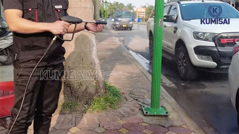 Chuyển đổi tia nước bằng thao tác đơn giản trên súng phun 