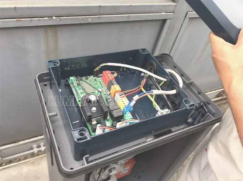 Động cơ barie BFT bền bỉ, hoạt động hiệu quả 