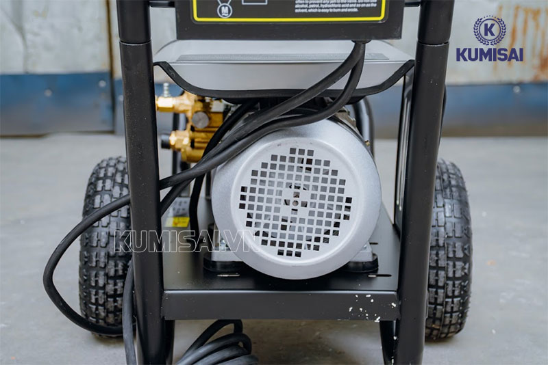 Động cơ máy mạnh mẽ, bền bỉ