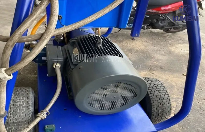 Động cơ bền bỉ, công nghệ cao 