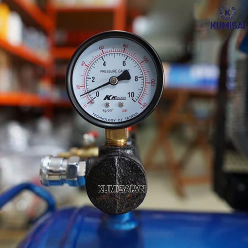 Kiểm soát áp suất máy thông qua đồng hồ đo áp suất 