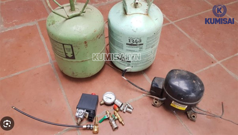 Chuẩn bị đủ dụng cụ, thiết bị khi thay máy nén khí cho tủ lạnh