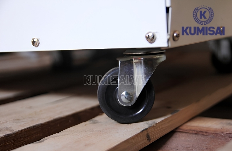 FujiE HM-1050DN dễ dàng di chuyển nhờ hệ thống bánh xe
