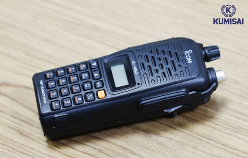 Ảnh thực tế bộ đàm cầm tay Icom IC-V82