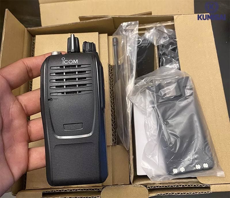 Ảnh thực tế máy bộ đàm cầm tay Icom IC-F2000 chính hãng