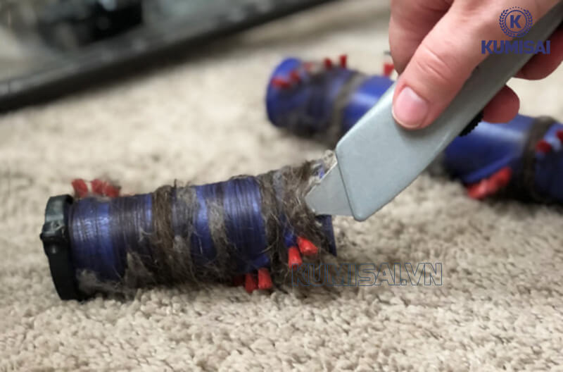 Gỡ tóc rối trên thanh chổi