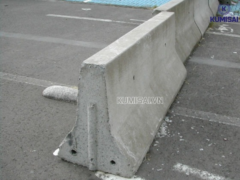 Hàng rào chắn đường bê tông