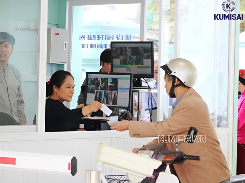 Hệ thống kiểm soát bãi đỗ xe bằng thẻ từ