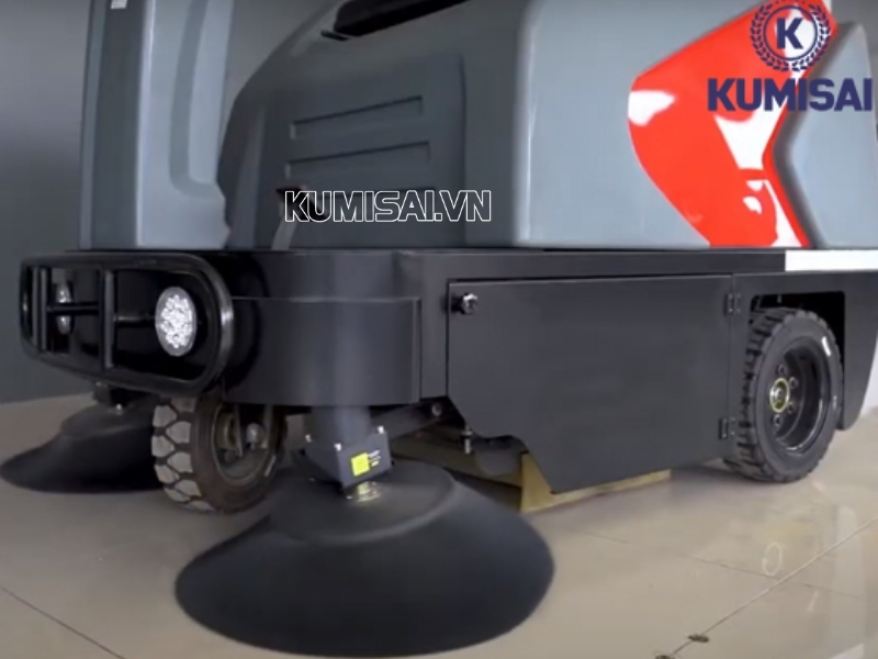 Hiệu suất làm sạch của máy cao, thu gom triệt để rác thải