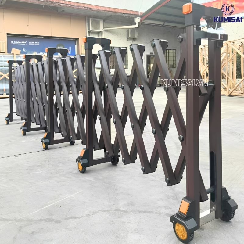Hình ảnh thực tế cổng xếp lùa kéo tay