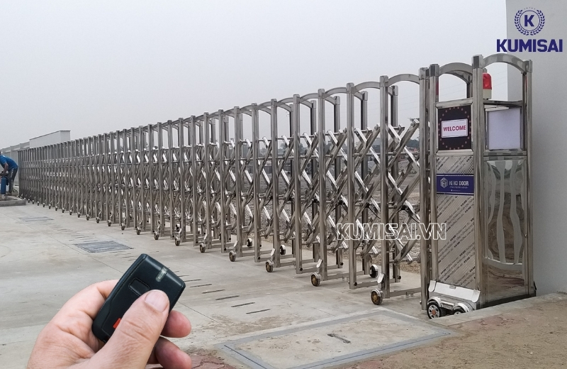 Hình ảnh thực tế cổng xếp lùa tự động