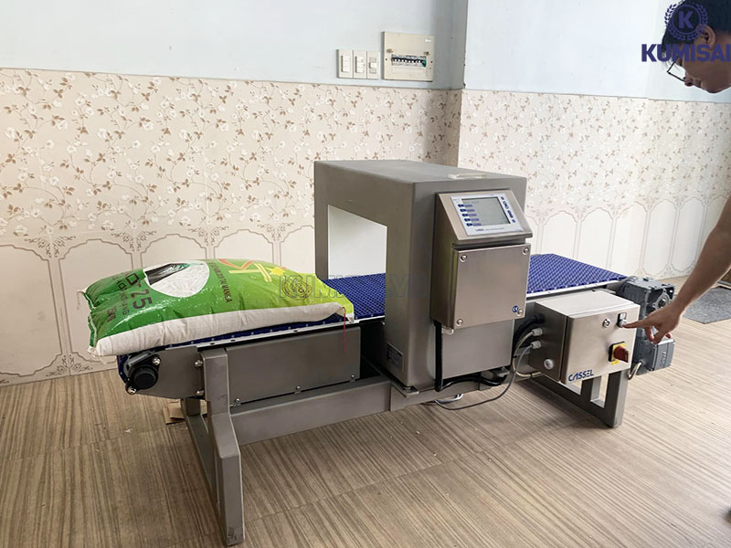 Cách thức hoạt động của máy dò kim loại gạo cực đơn giản