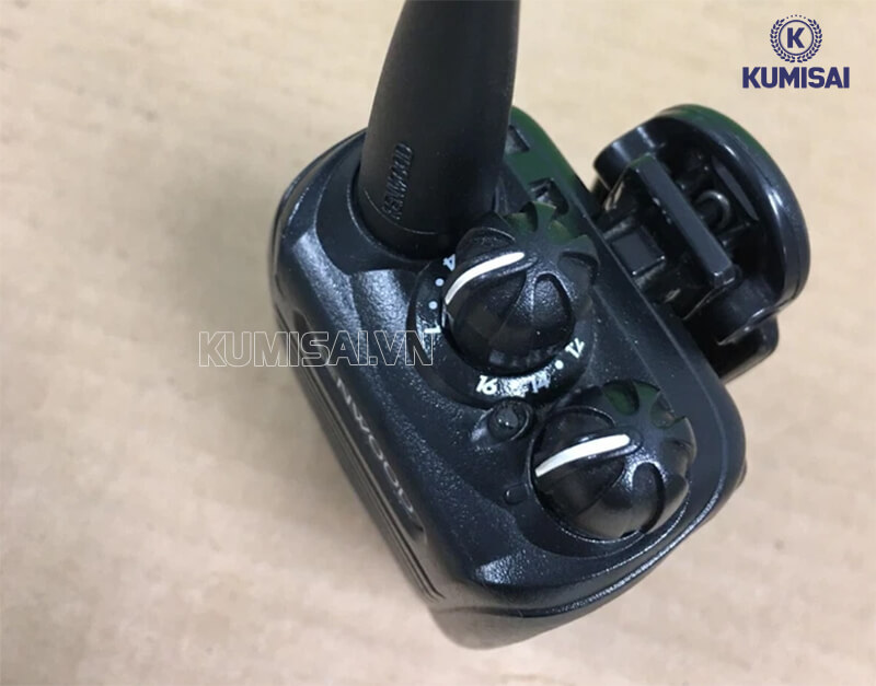 Bộ đàm Kenwood TK 3360 gồm 16 kênh tần số