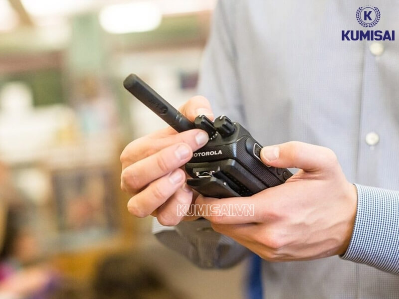 Nút nguồn và nút chọn kênh Nút nguồn và nút chọn kênh