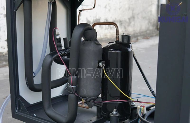 Kết cấu bên trong thiết bị gồm nhiều bộ phận Kết cấu bên trong thiết bị gồm nhiều bộ phận