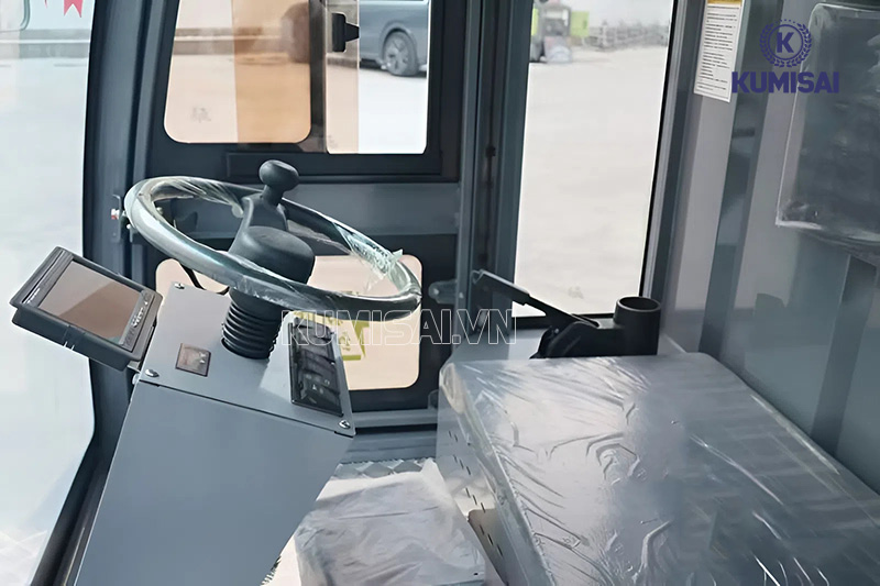 Thiết kế xe chắc chắn, khoang điều khiển hiện đại 