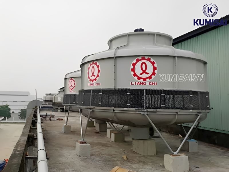Khung tháp vững chắc kết hợp với lớp vỏ cứng cáp, bền bỉ