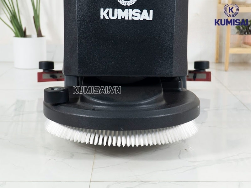 Kiểm tra và thay thế bàn chải mới khi bị mòn Kiểm tra và thay thế bàn chải mới khi bị mòn
