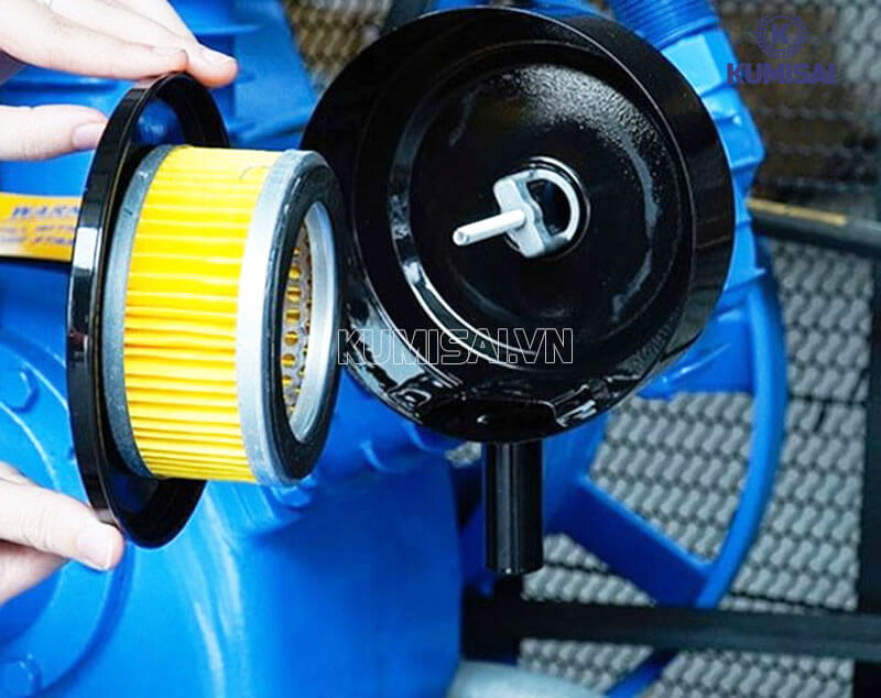 Tháo và làm vệ sinh lọc gió 