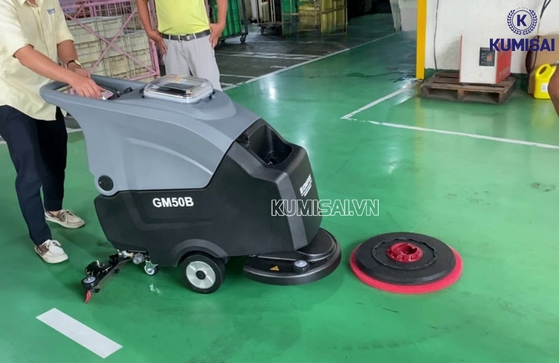 Lỗi máy không xả nước xuống sàn khi chà rửa