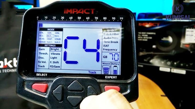 Màn hình LCD hiển thị các thông số trong quá trình dò tìm