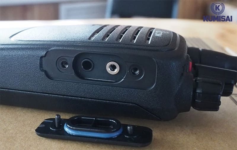 Cận cảnh kết cấu, chất liệu của Icom IC-F1000