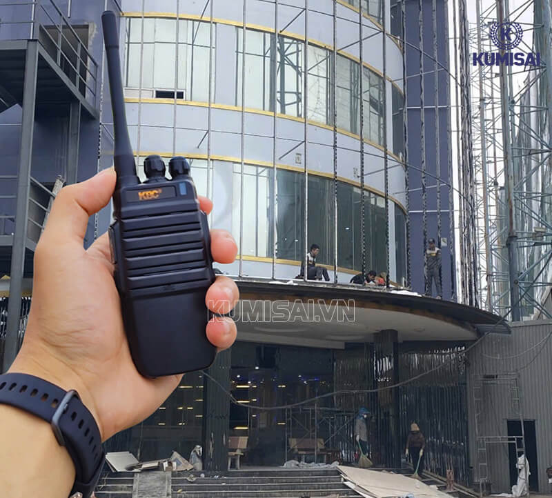 Máy bộ đàm KBC liên lạc hiệu quả 