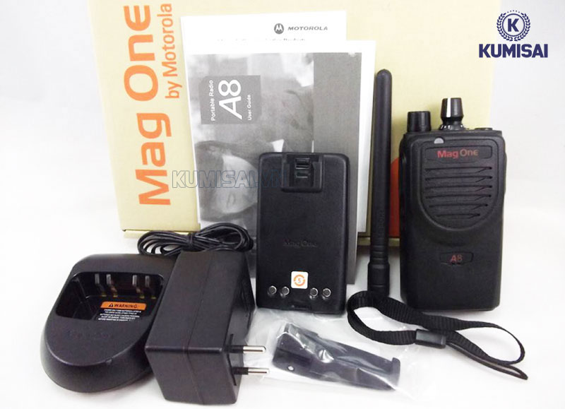Trọn bộ sản phẩm máy bộ đàm Motorola Mag One A8