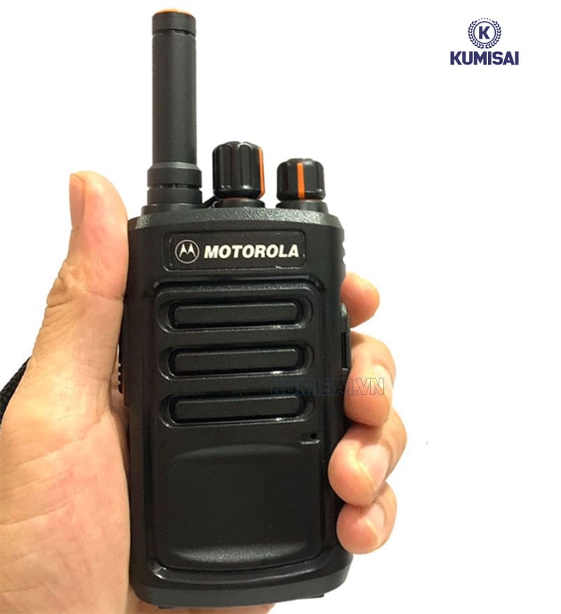 Bộ đàm Motorola XiR C6650 cầm tay tiện dụng